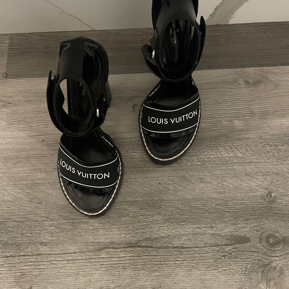 Louis Vuitton Black Patent Leather Platform Sandals